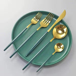 Set de 24 tacamuri, elegant si rafinat, cu un finisaj luxos, diferite culori