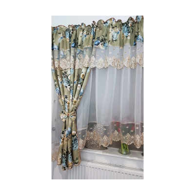 Perdea alba cu draperie diferite nuante